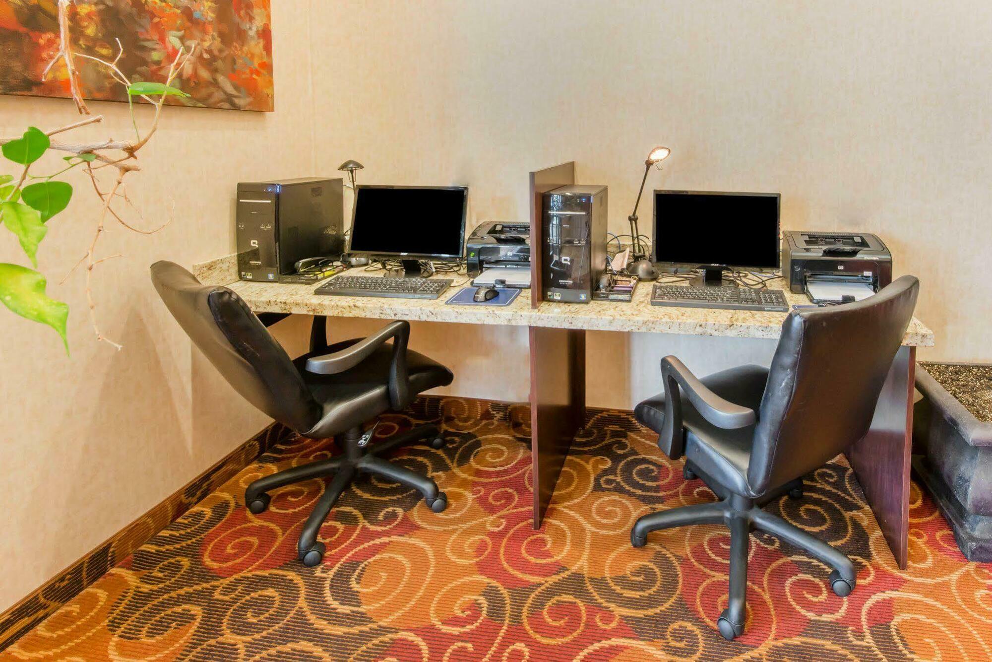 Comfort Hotel 3*